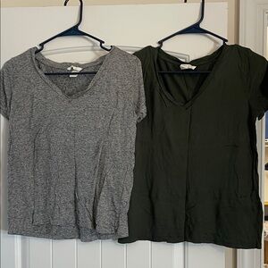 H&M Gray and Dark Green V-Neck Short Sleeve Tops